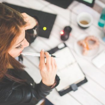 woman-hand-desk-office woman-hand-desk-office